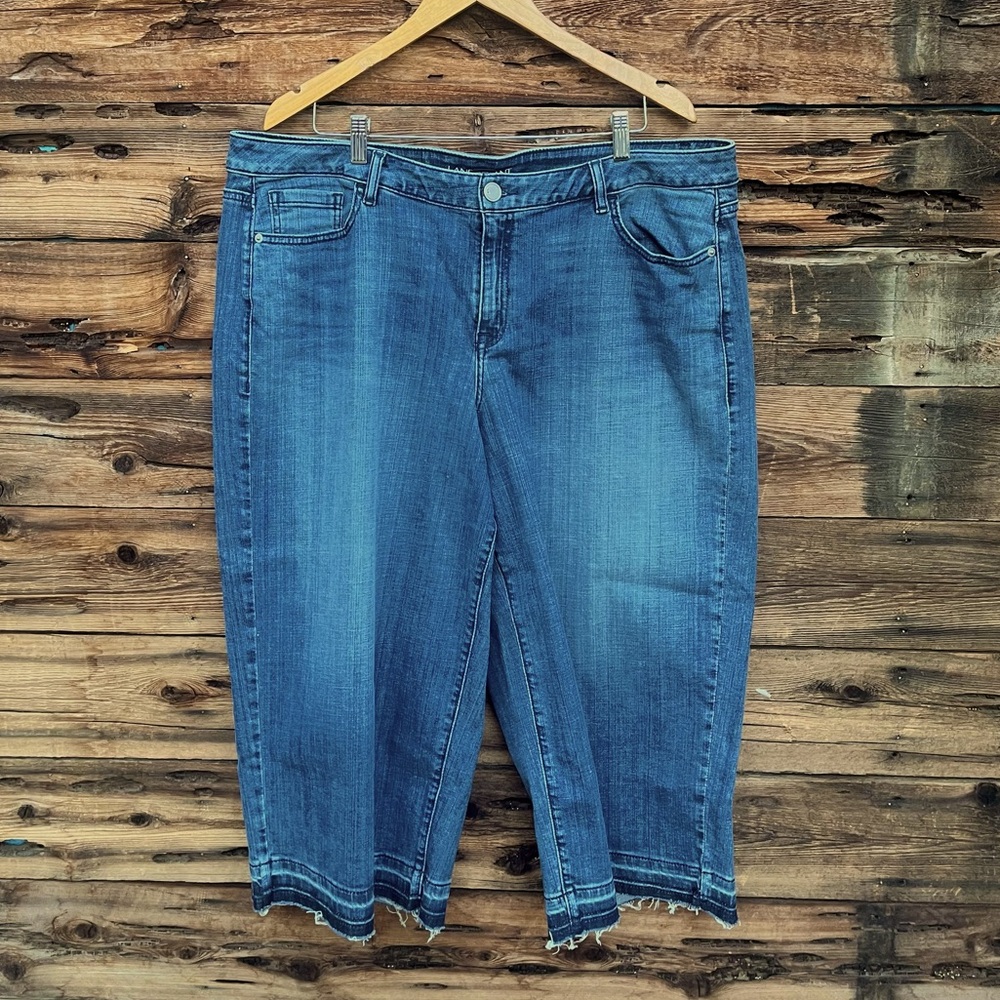 LANE BRYANT | Cropped Blue Jeans 20